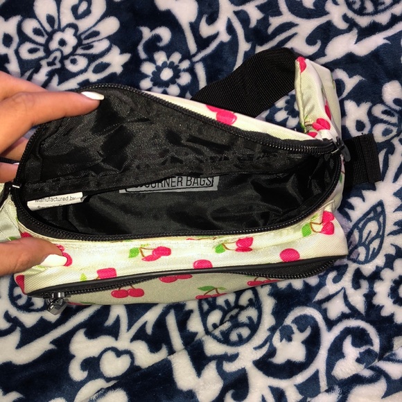 Fanny pack - Picture 2 of 3